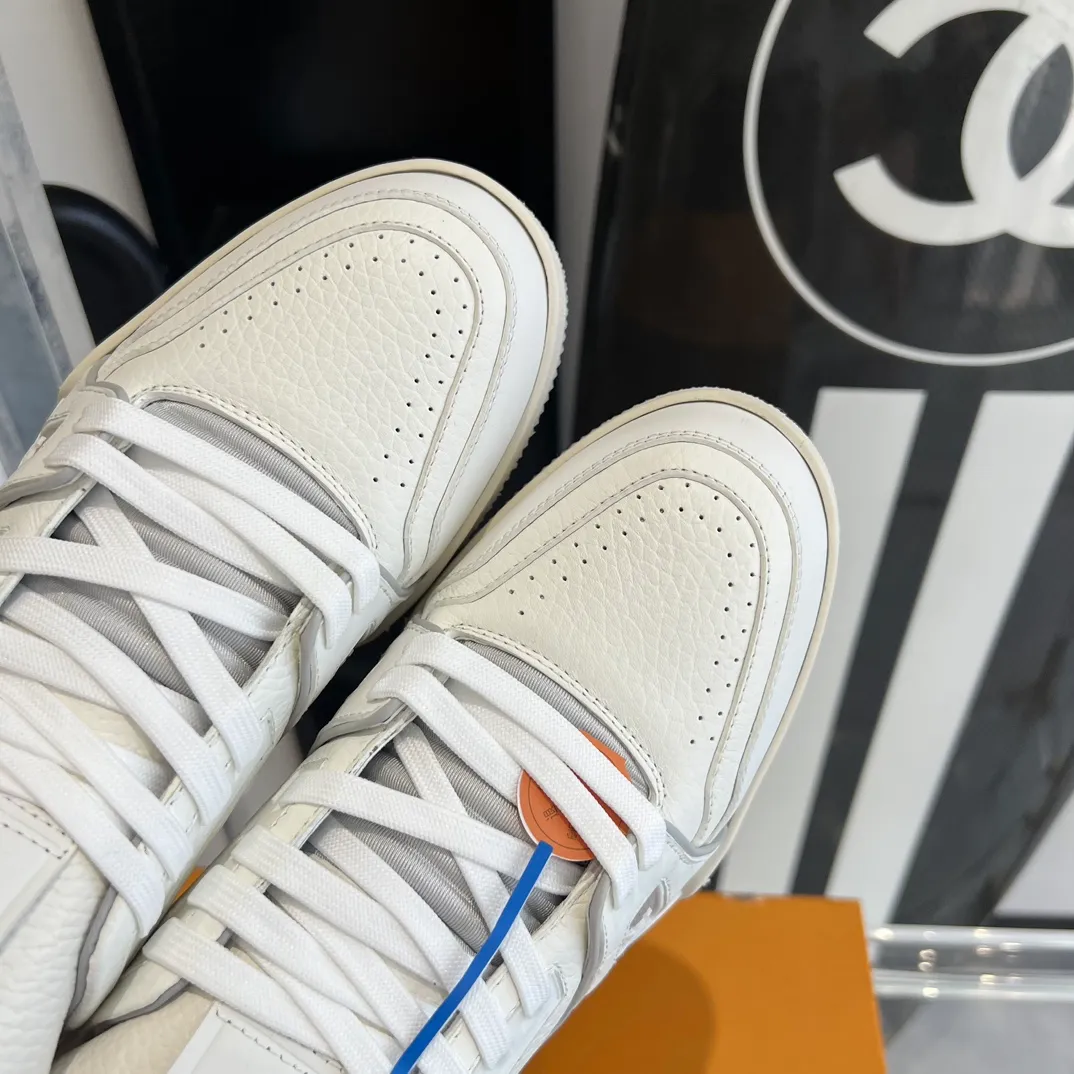 👟👟Ex-factory price 840👟👟 Women's shoes factory Couple model 👫LV Trainer series basketball sneakers🌟 Original molded TPU outsole The texture is the same as the original ⚠️Original development Top version All details are consistent with the original ⚠️ Size: 35-45